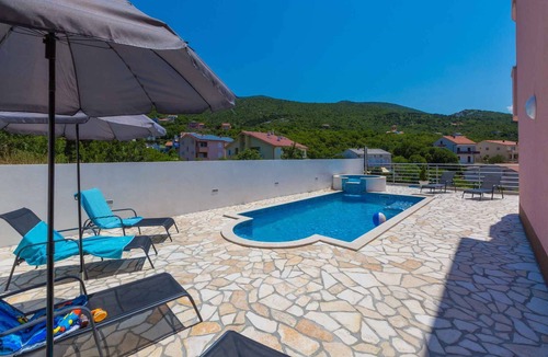 Klenovica Apartment | Holiday apartment with pool