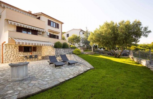 Ravni Apartment | Holiday apartment with sea view