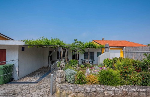 Crveni Vrh Apartment | Holiday apartment with sea view