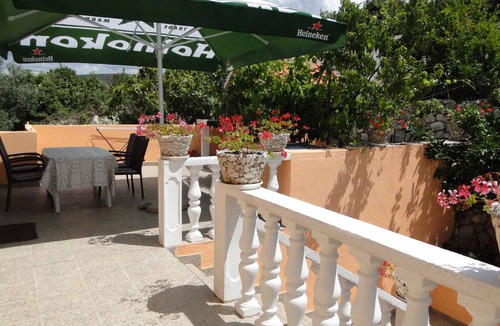 Sevid Apartment | Holiday apartment with sea view 50 m from the beach