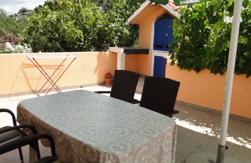 Sevid Apartment | Holiday apartment with sea view 50 m from the beach