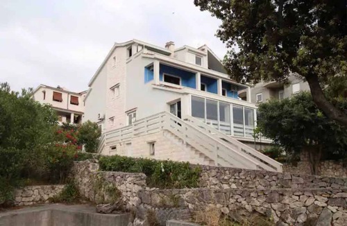 Sevid Apartment | Holiday apartment With sea views and first rich to the sea