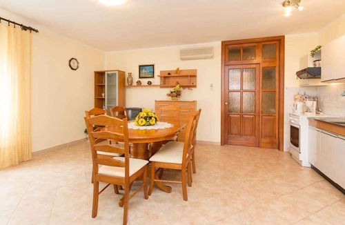 Pavicini Apartment | Holiday apartment with a beautiful covered balcony