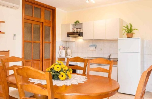 Pavicini Apartment | Holiday apartment with a beautiful covered balcony