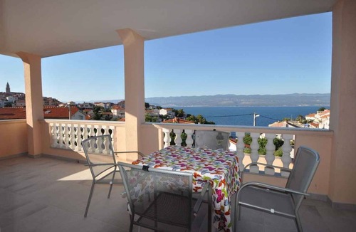 Vrbnik Apartment | Holiday apartment with and sea view