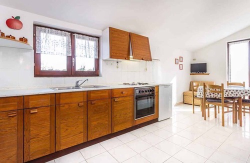 Pomer Apartment | Holiday apartment with air conditioning