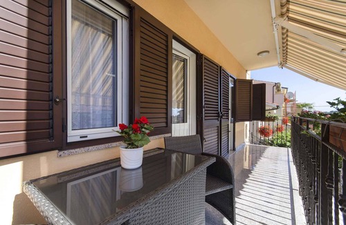 Rovinj Apartment | Holiday apartment with balcony and air conditioning