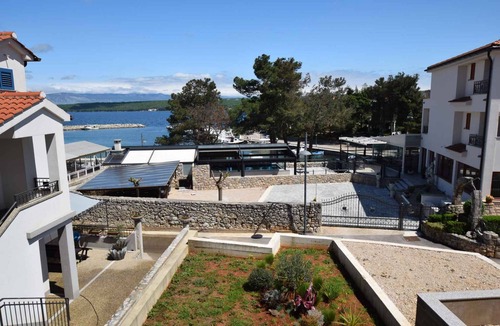 Porat Apartment | Holiday apartment with balcony and sea view