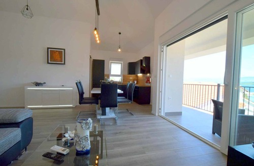 Porat Apartment | Holiday apartment with balcony and sea view