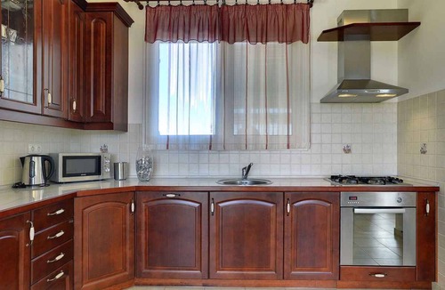 Valdebek Apartment | Holiday apartment with balcony and air conditioning