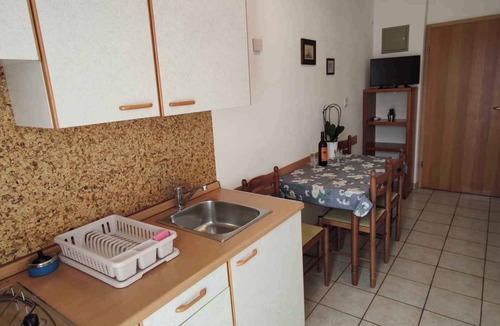 Krk Apartment | Holiday apartment with balcony, barbecue, garden, and Wi-Fi