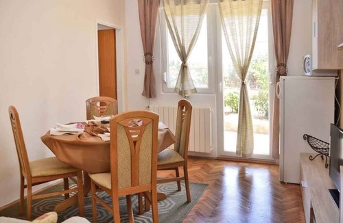 Banjole Apartment | Holiday apartment with terrace and air conditioning