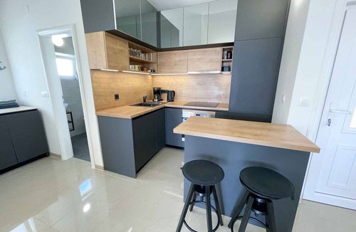 Klanfari Apartment | Holiday apartment with balcony and sea view