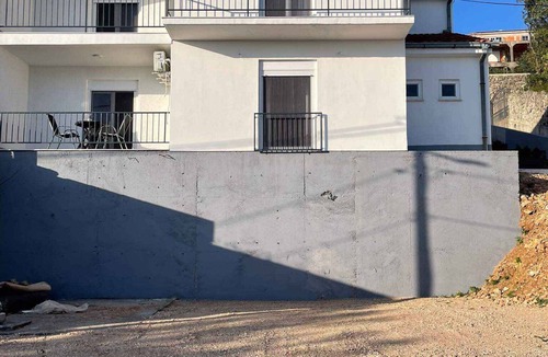 Klanfari Apartment | Holiday apartment with air conditioning and sea views