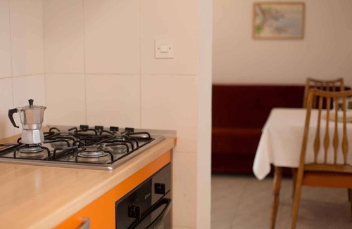 Vantacici Apartment | Holiday apartment with balcony