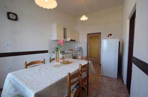Njivice Apartment | Holiday apartment with air conditioning, Internet and sea view