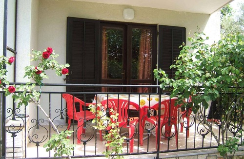Novigrad Apartment | Holiday apartment with terrace and grill