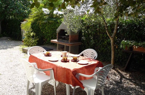 Novigrad Apartment | Holiday apartment with terrace and grill