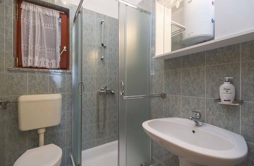 Plomin Apartment | Holiday apartment with 3 bathrooms, barbecue and children's playground