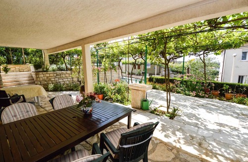 Vintijan Apartment | Holiday apartment with large terrace