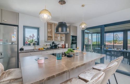 Porat Apartment | Holiday apartment with private pool