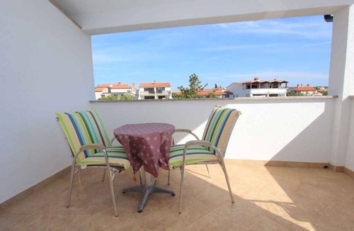 Pomer Apartment | Holiday apartment with sea view