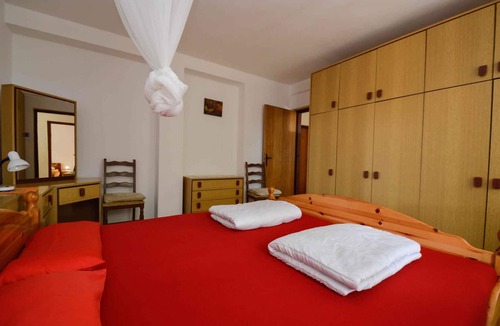Pjescana Uvala Apartment | Holiday apartment with terrace and Internet