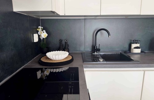 Krusevo Apartment | Holiday flat with terrace and sea view