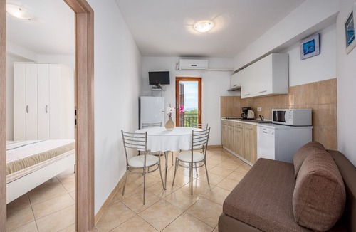 Drenje Apartment | Holiday flat with sauna, sea view, whirlpool and heated pool