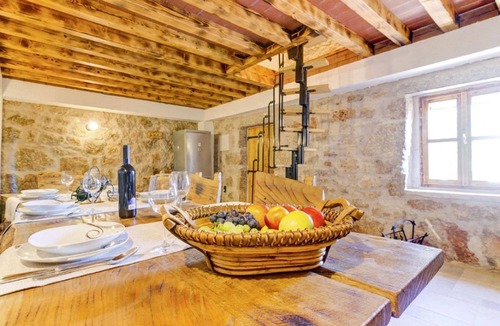 Starigrad House | Holiday Home in Starigrad with Sea View