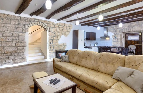 Kircija House | Holiday Home Šterna by Interhome