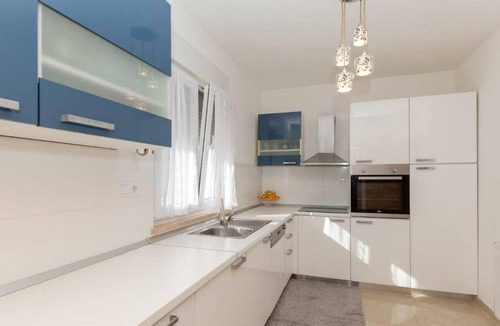 Donji Prolozac House | Holiday home Ana with pool and jacuzzi, 5 bedrooms