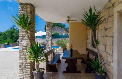 Brajkovici House | Holiday home Apartment in typical Istrian village