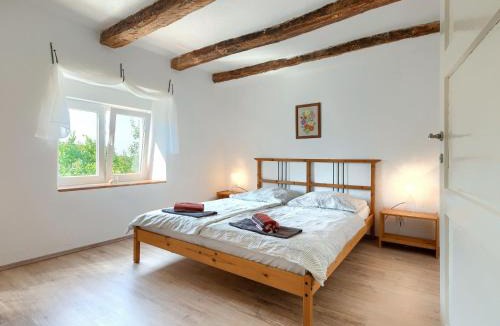 Laginji House | Holiday Home Danijela by Interhome