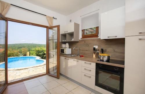 Ripenda Verbanci House | Holiday Home Deborah with Private Pool