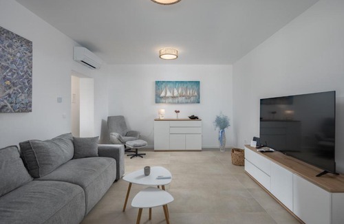 Kostrena House | Holiday Home Elora Seaview Private Pool And Garden - Happy Rentals