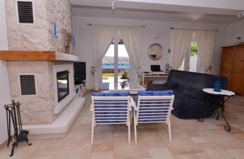 Zubovici House | Holiday Home Fiola