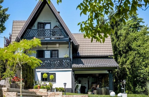 Gornji Kneginec House | Holiday Home Frieden - Three Bedroom Holiday Home with Swimming Pool