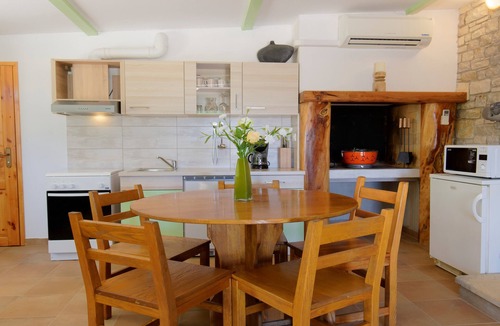 Laginji House | Holiday Home Gimino - Two Bedroom Holiday Home with Pool