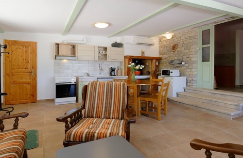 Laginji House | Holiday Home Gimino - Two Bedroom Holiday Home with Pool