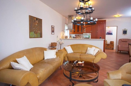 Bast House | Holiday home "Grandpa Luka" with view of the water