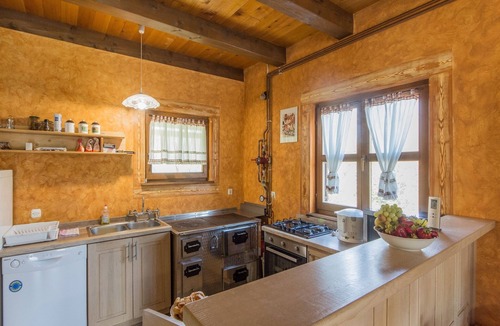Brod Moravice House | Holiday Home in Brod Moravice with Pool