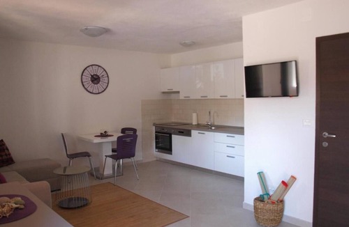 Cove Makarac (Milna) House | Holiday Home in Milna with Terrace, Air condition, WIFI, Washing machine (5123-1)
