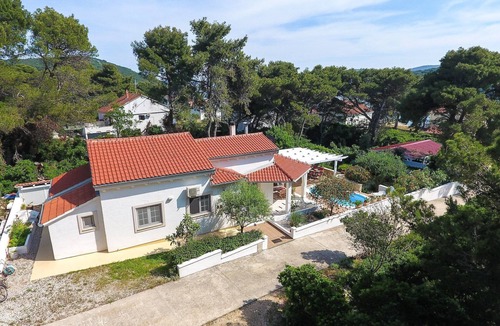 Molat House | Holiday Home in Molat with Pool