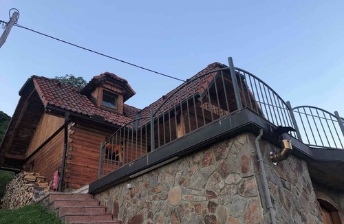 Srednje Grcevje House | Holiday home in a quiet area