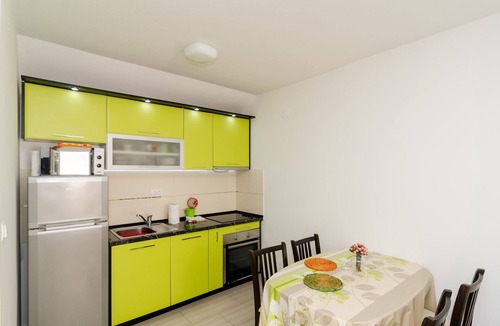 Trstenik House | Holiday Home Jasenka Trstenik - Duplex One Bedroom Apartment with Terrace and Side Sea View