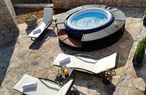 Stravca House | HOLIDAY HOME KONAVLE