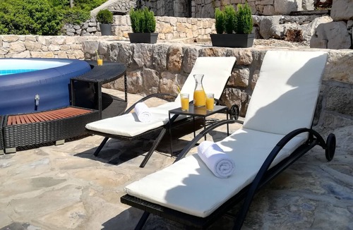 Stravca House | HOLIDAY HOME KONAVLE