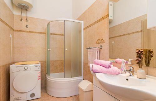 Medvidici House | Holiday Home Lara by Interhome
