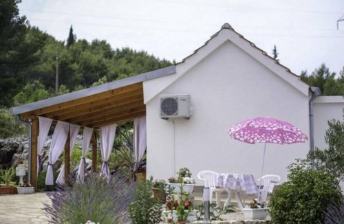 Raslina Apartment | Holiday Home Lavanda